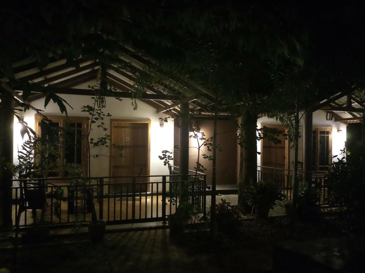 Max Safari Villa Udawalawe Buitenkant foto