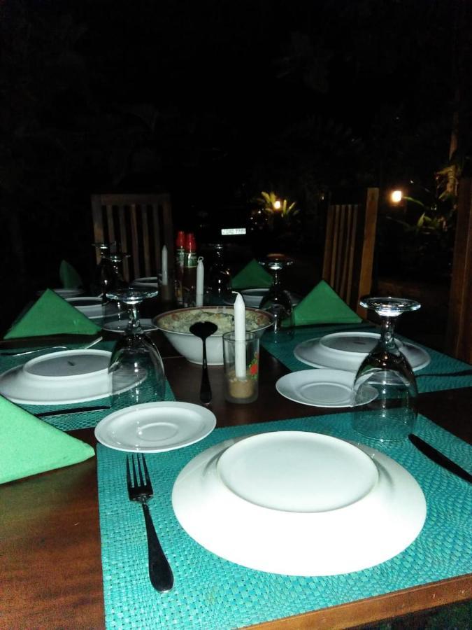 Max Safari Villa Udawalawe Buitenkant foto