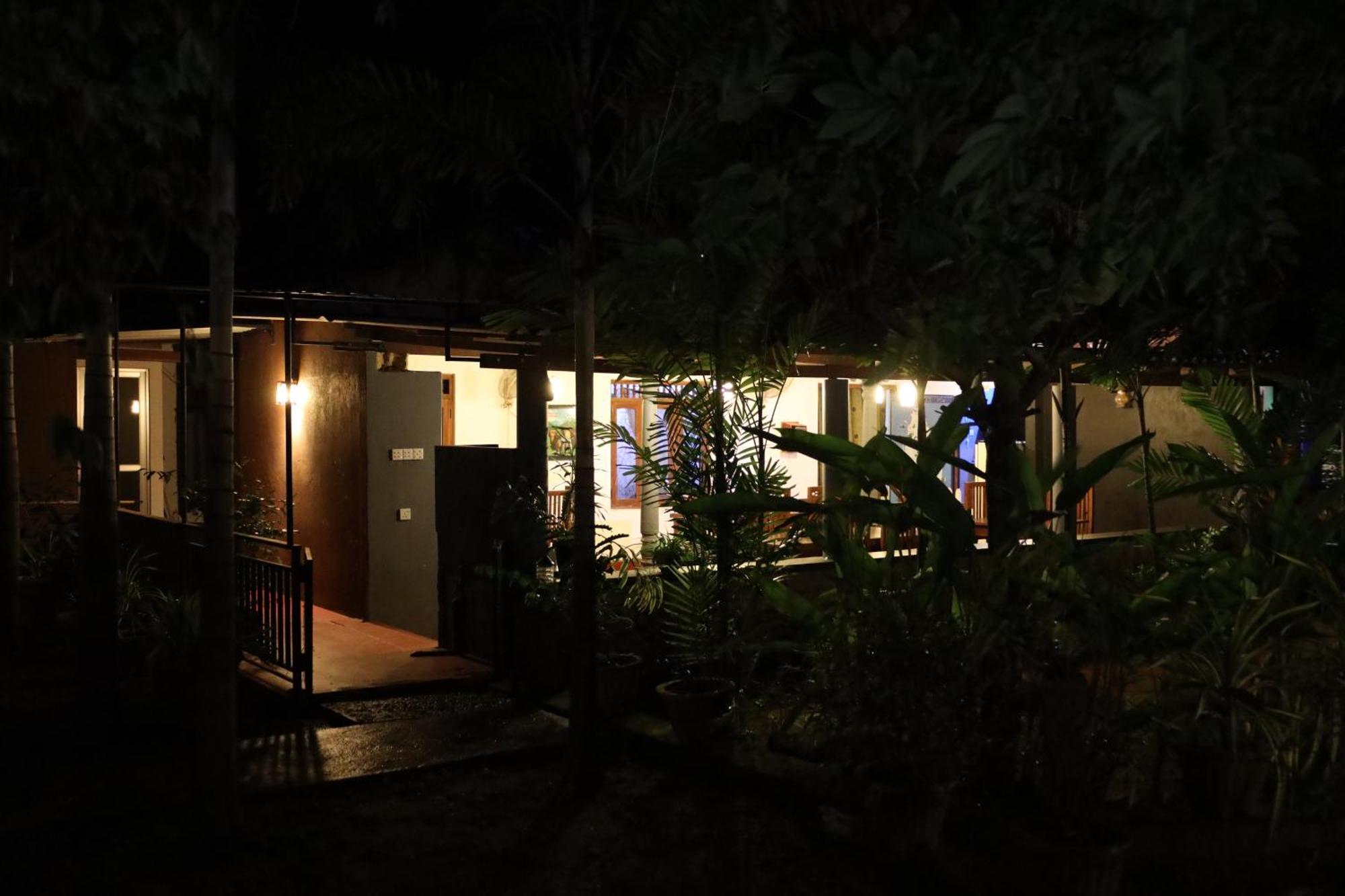 Max Safari Villa Udawalawe Buitenkant foto
