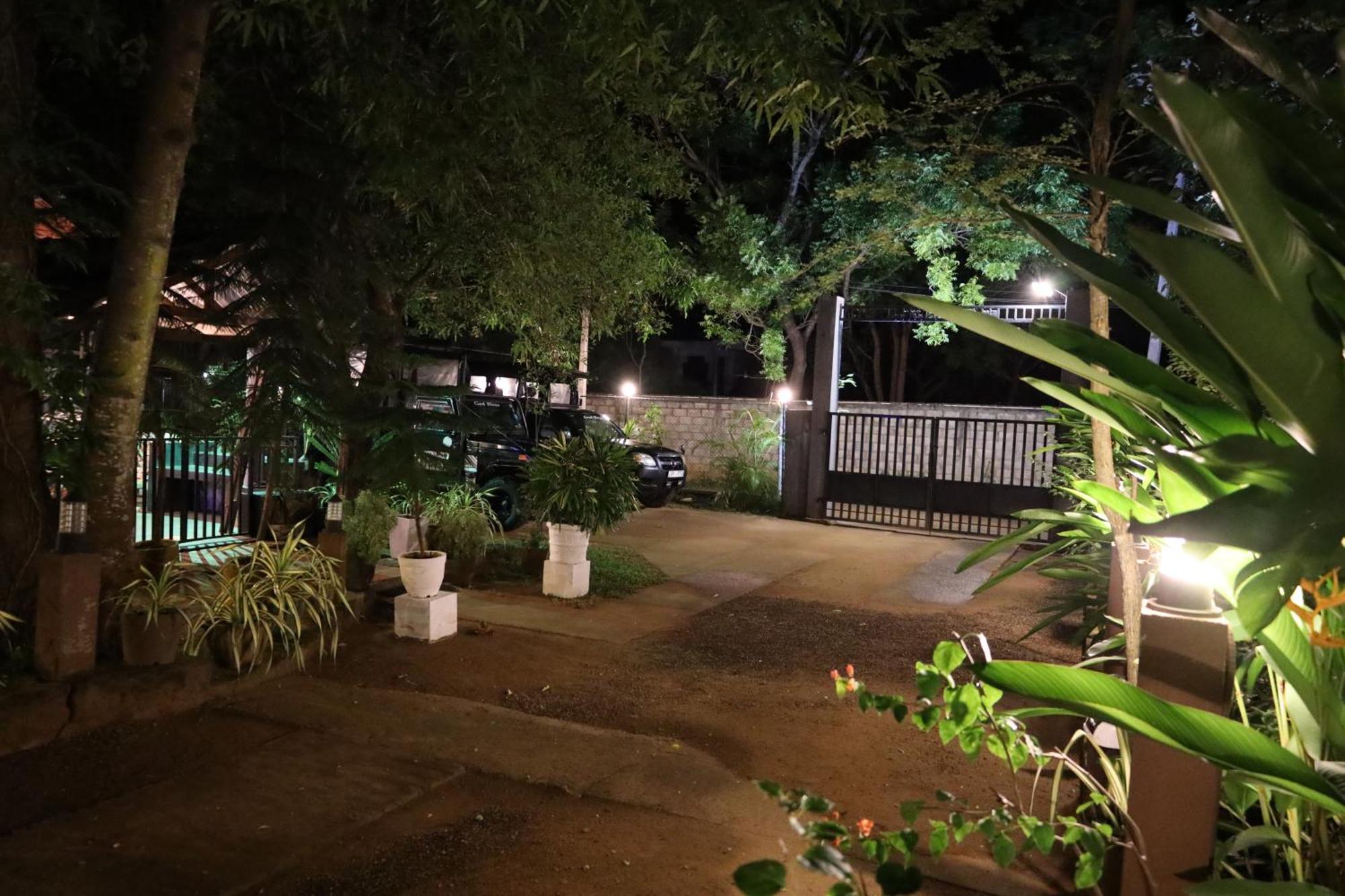 Max Safari Villa Udawalawe Buitenkant foto