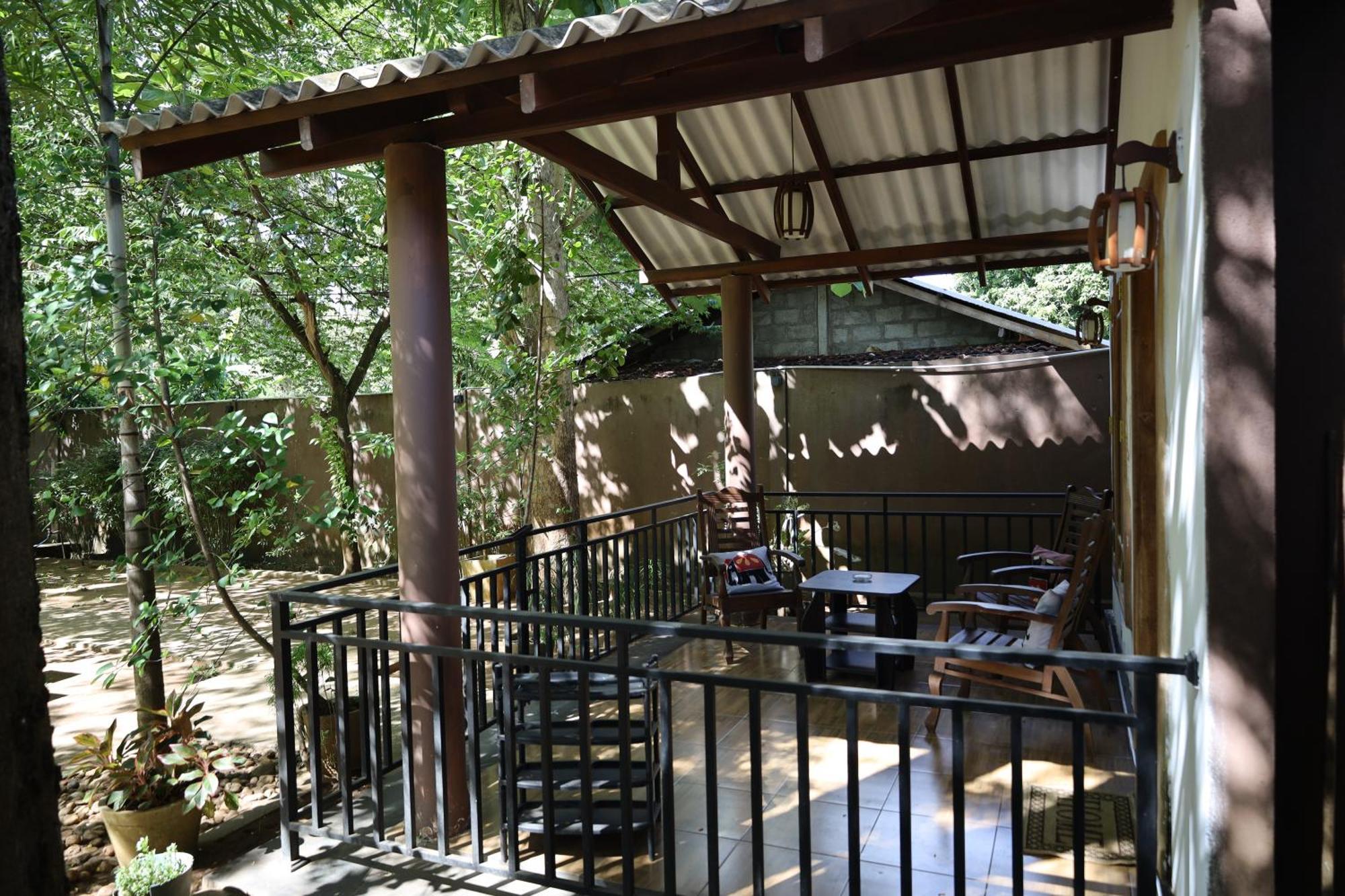 Max Safari Villa Udawalawe Buitenkant foto