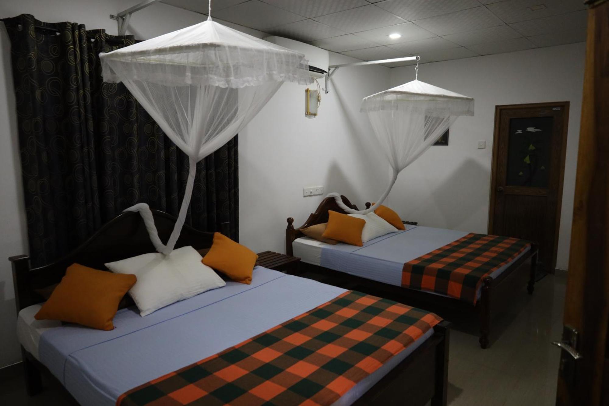 Max Safari Villa Udawalawe Buitenkant foto