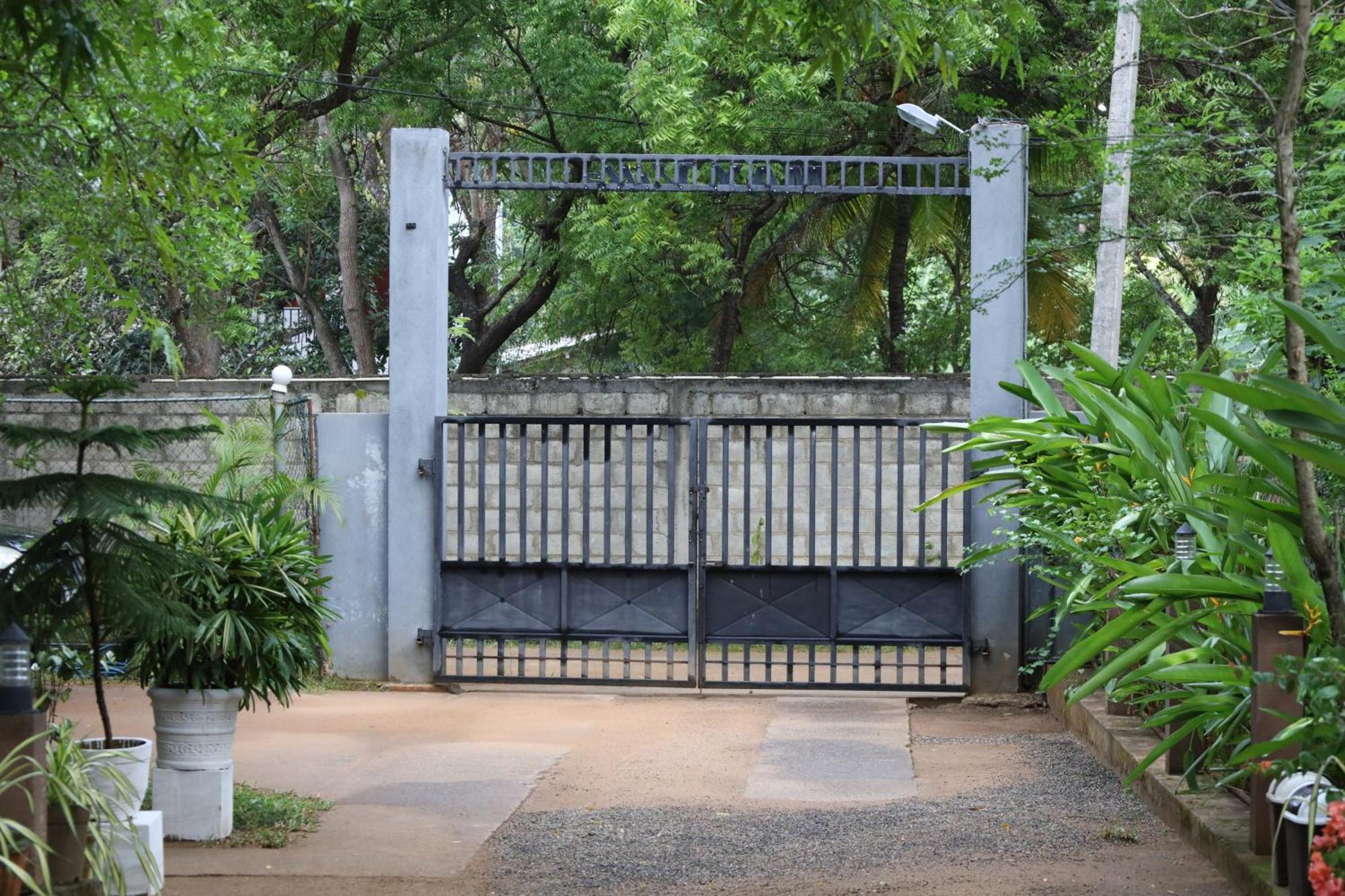 Max Safari Villa Udawalawe Buitenkant foto