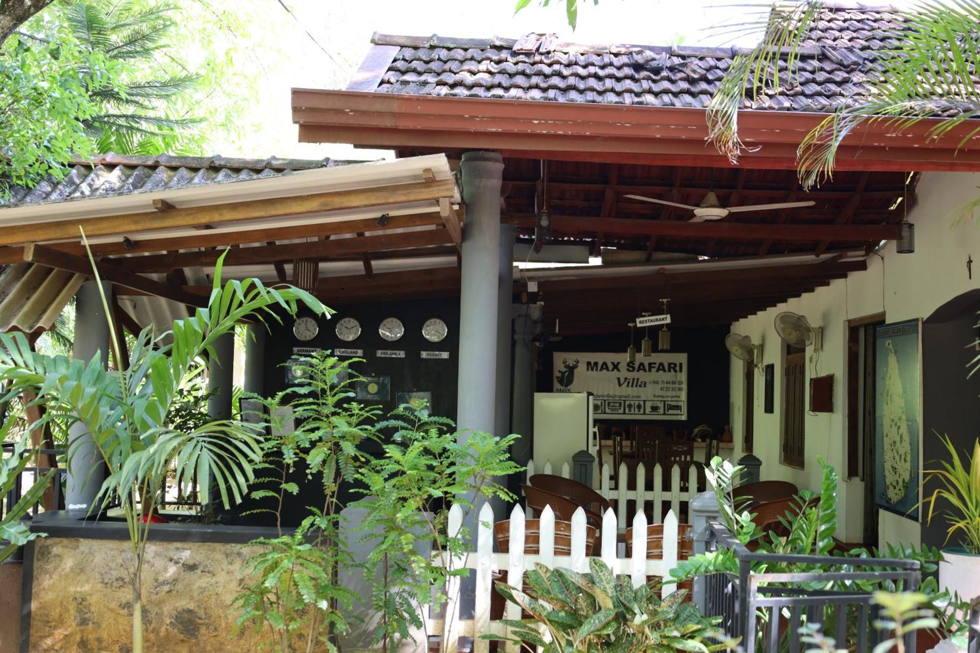 Max Safari Villa Udawalawe Buitenkant foto