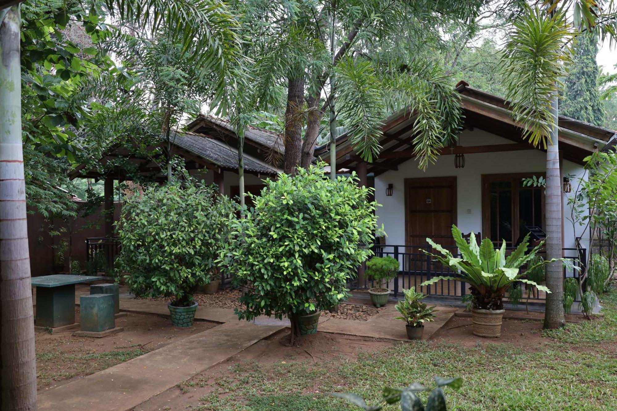 Max Safari Villa Udawalawe Buitenkant foto