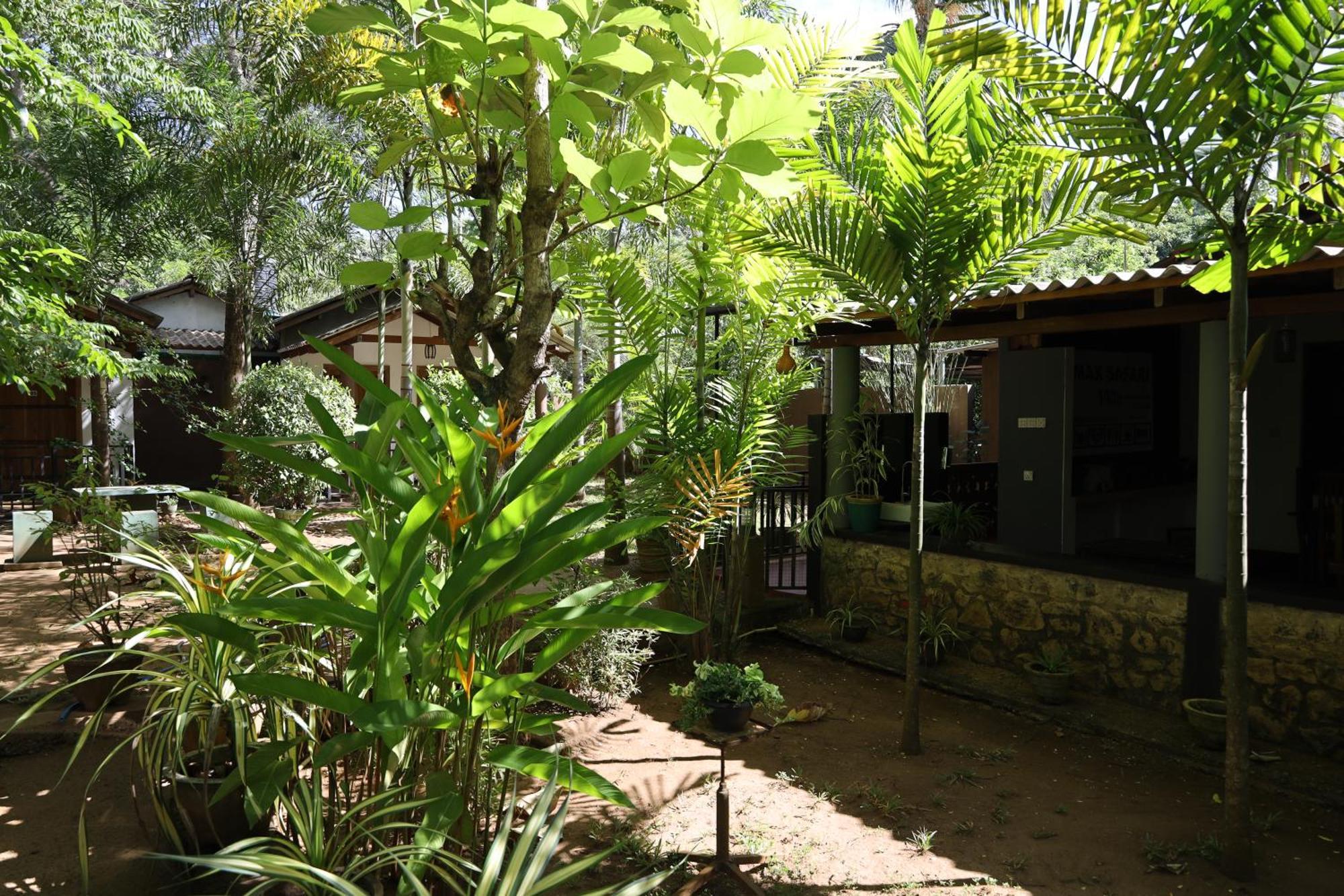Max Safari Villa Udawalawe Buitenkant foto
