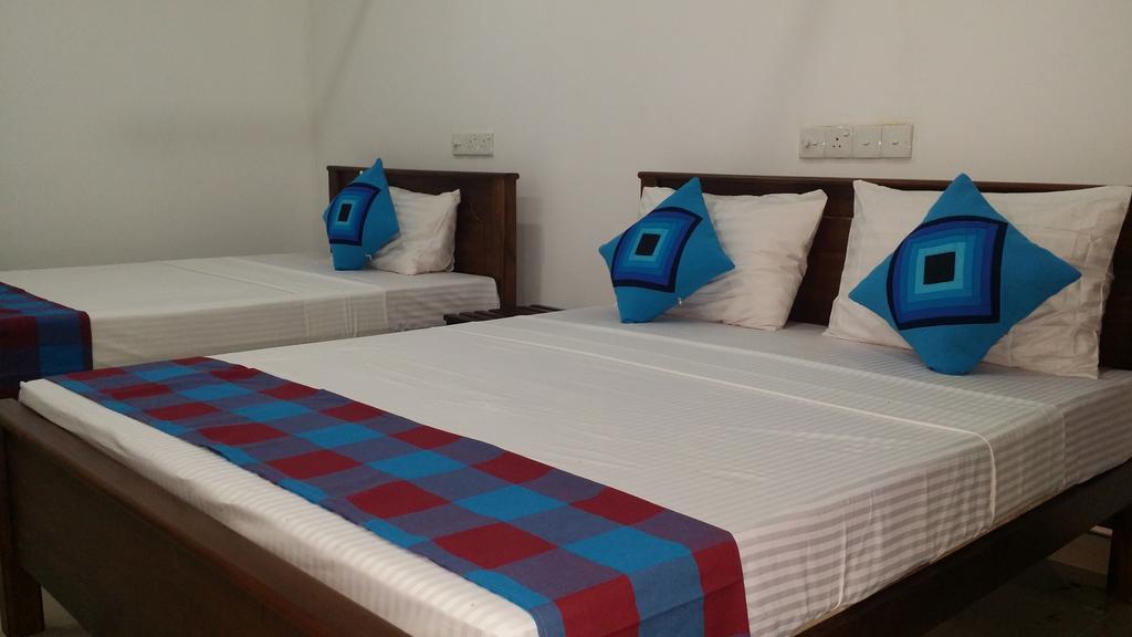 Max Safari Villa Udawalawe Buitenkant foto