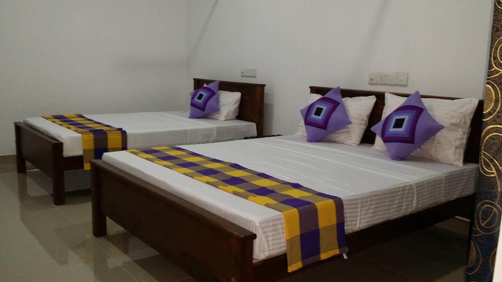 Max Safari Villa Udawalawe Buitenkant foto