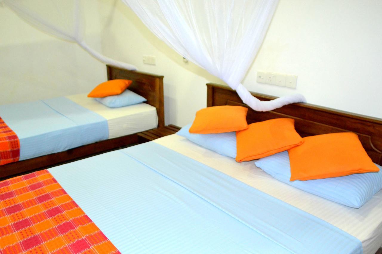 Max Safari Villa Udawalawe Buitenkant foto