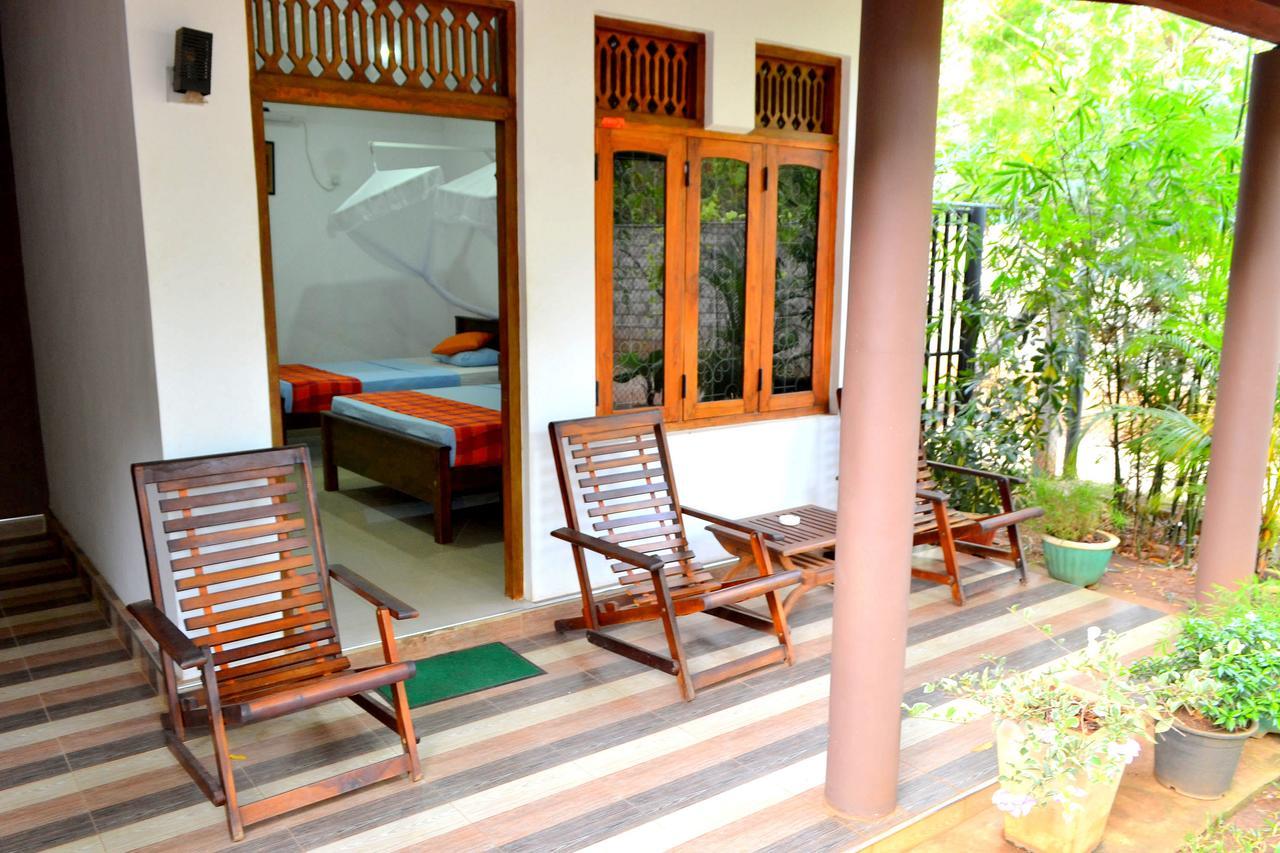 Max Safari Villa Udawalawe Buitenkant foto