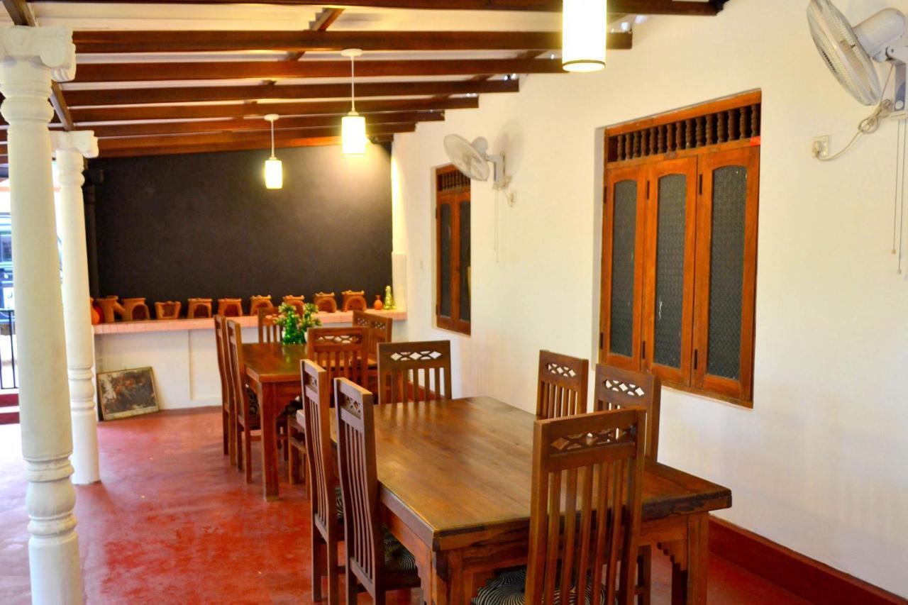 Max Safari Villa Udawalawe Buitenkant foto