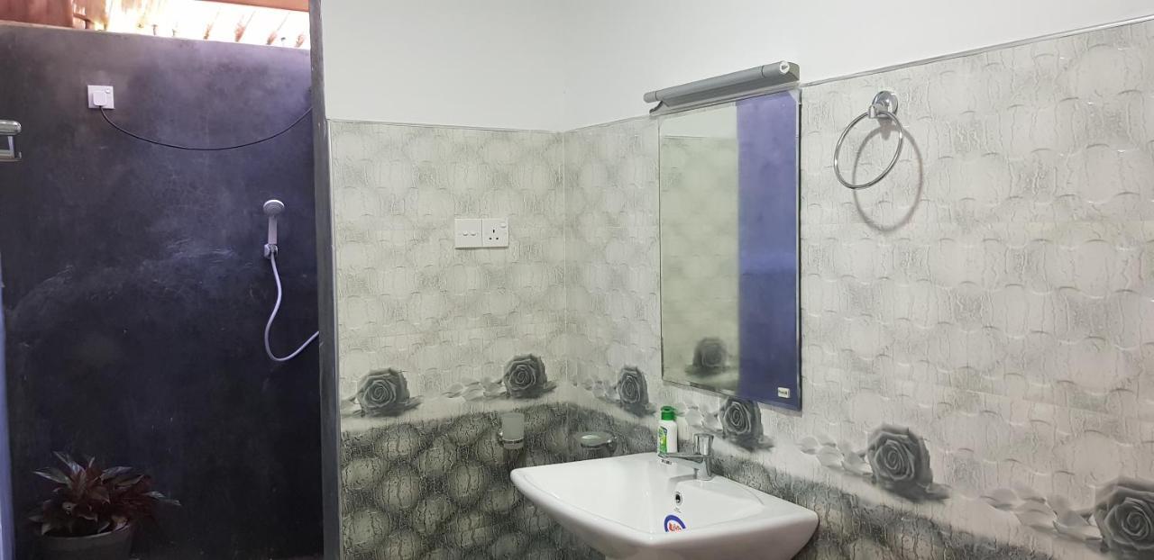 Max Safari Villa Udawalawe Buitenkant foto