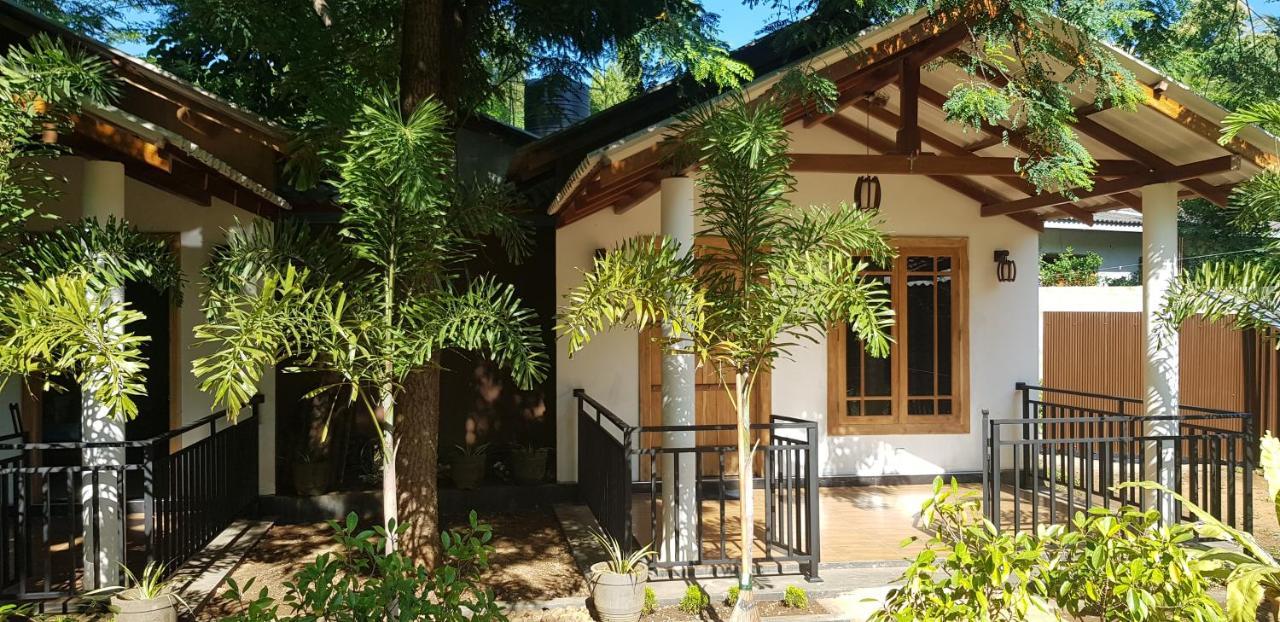 Max Safari Villa Udawalawe Buitenkant foto